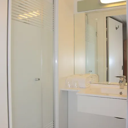 Ibis Budget Les Bains Hotel 2*