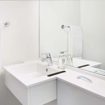 Ibis Budget Les Bains 2*