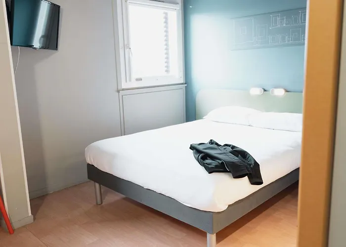 Ibis Budget Les Bains Hotel