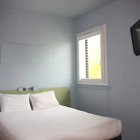 Ibis Budget Les Bains 또농-레-방