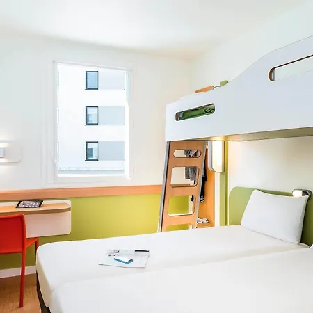Ibis Budget Les Bains 2* 또농-레-방
