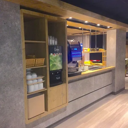Ibis Budget Les Bains Hotel